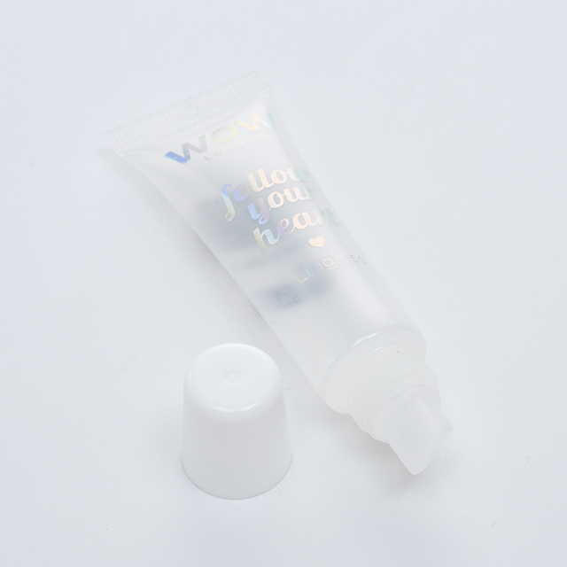 أنبوب فارغ ناعم من البولي إيثيلين قابل لإعادة التدوير لمستحضرات التجميل لملمع الشفاه