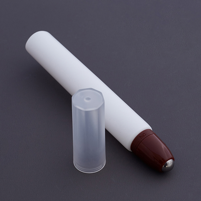 أداة توزيع المكياج على شكل أسطوانة التدليك، أنبوب تعبئة كريم العين الفارغ