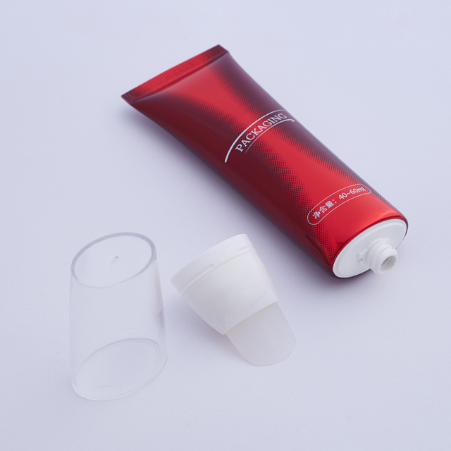 خطوات تخصيص أنبوب ناعم لمستحضرات التجميل: 1، قم بوضع اللمسات الأخيرة على طلب الحجم والقطر والطول وشكل السعة والطبقات؛2، تأكيد لون الأنبوب، رقم اللون في بانتون الصلبة المغلفة اللازمة؛3، أكمل العمل الفني لتصميم الطباعة إن أمكن؛ (أشر إلى رقم لون بانتون في العمل الفني أيضًا) 4، اتخذ قرارًا بشأن نوع الغطاء الذي ستستخدمه على الأنبوب الخاص بك؛5، اختر نوع الطباعة الذي تفضله، يمكننا أن نقدم لك اقتراحًا في هذه الخطوة؛6 ، تسليم السطح ، يمكننا أن نقدم لك أنابيب لامعة وغير لامعة وناعمة.7، نمط الذيل، مفتوح أو مختوم يعتمد على طريقة التعبئة الخاصة بك؛8، هل هذا ضروري لإنتاج عينات للاختبار قبل الإنتاج الضخم.